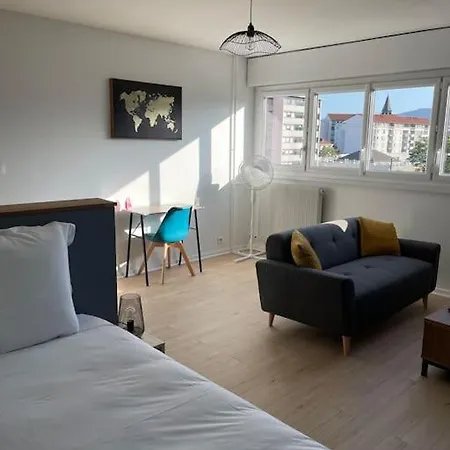 Appartement Le Niel - Spacieux - Wifi - Parking Gratuit 19h-7h